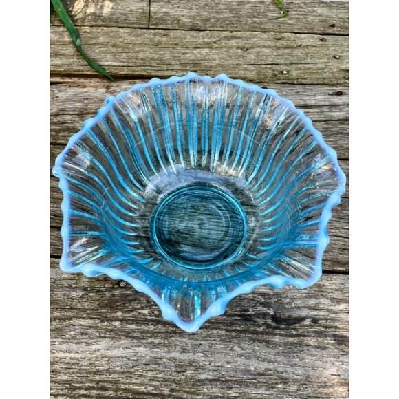 Vintage MCM Opalescent Blue Ribbed Ruffled Art Glass Bowl - Picture 8 of 16